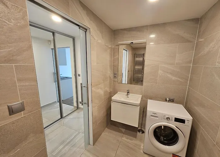 شقة Centre Luxury & Parking - With Large Glass Balcony براغ