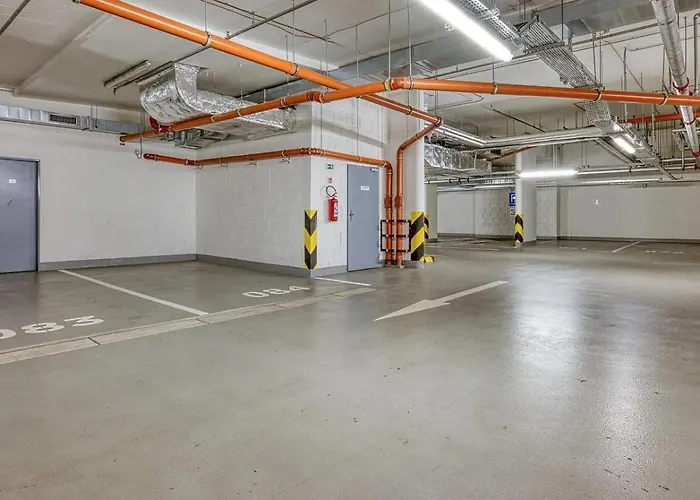 شقة Centre Luxury & Parking - With Large Glass Balcony *